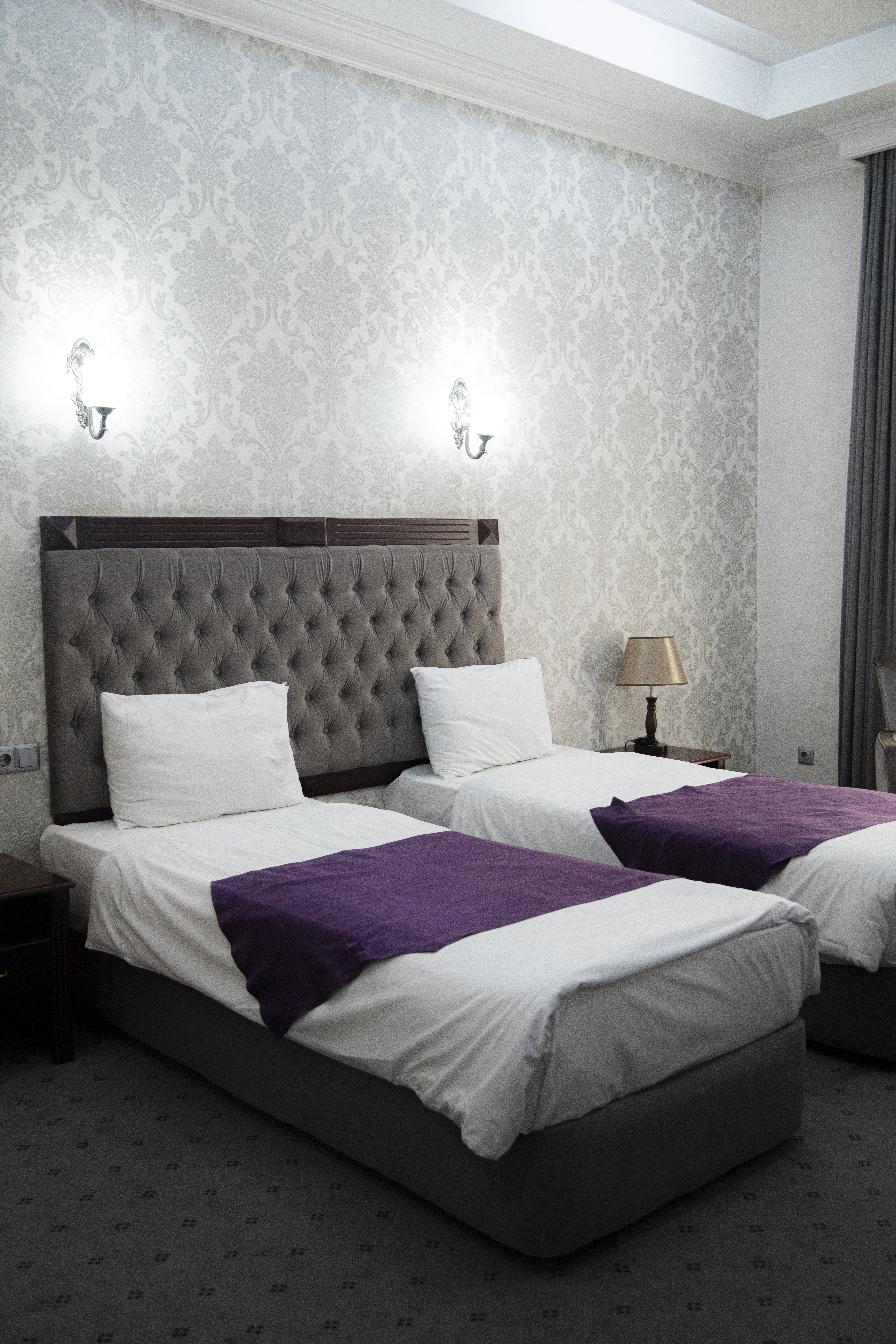 غرفة قياسية بسرير مزدوج أو سريرين منفصلين، Capitol Hotel 3/6