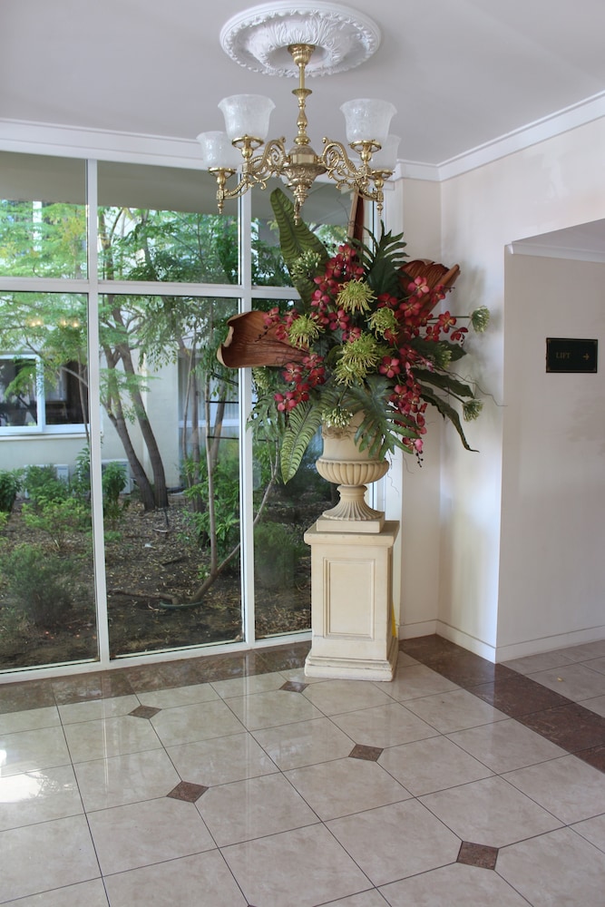 The Peninsula Riverside Serviced Apartments 9/73