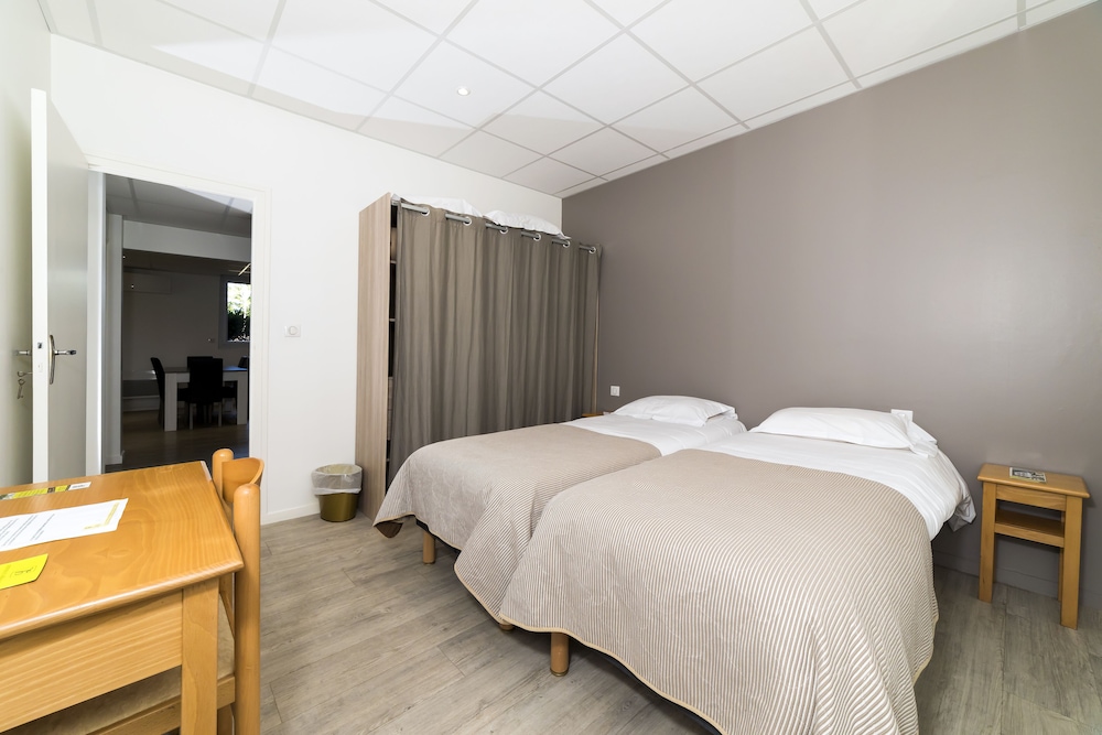 HÔTEL LE RELAIS 11/50