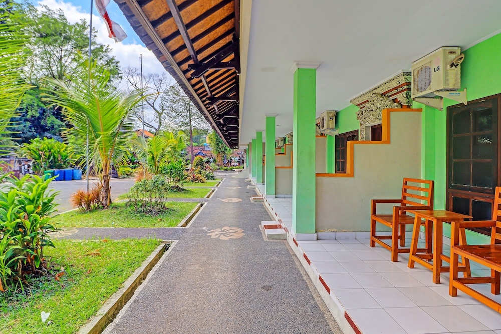 Collection O Bali near Terminal Ubung formerly Batukaru Garden Hotel 83/89