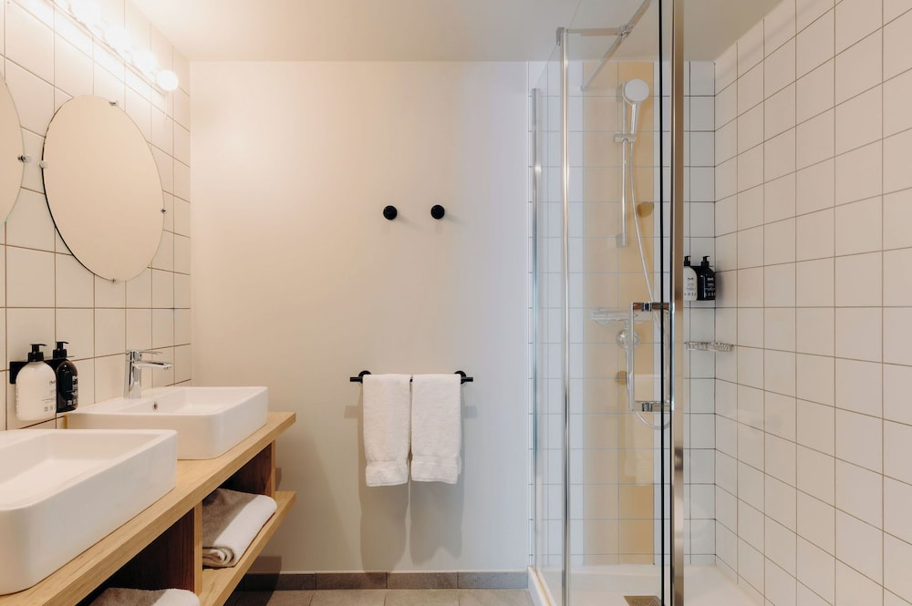 Plan B Hotel - Living Chamonix 69/71