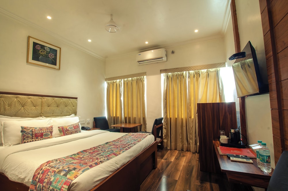 Jullundur Hotel 8/49
