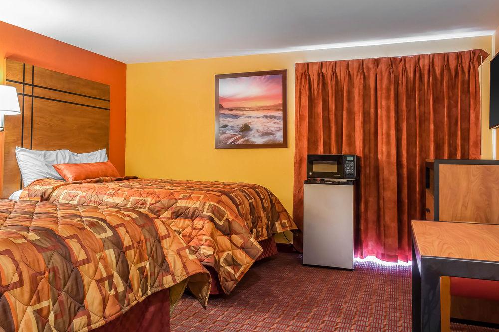 Econo Lodge Vineland 5/20