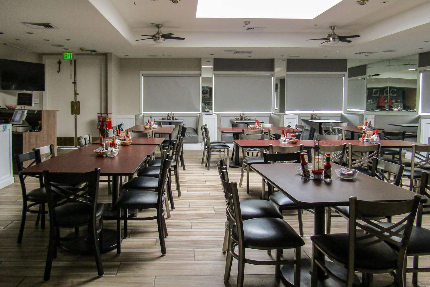 Clarion Inn Near China Lake Naval Station 31/43