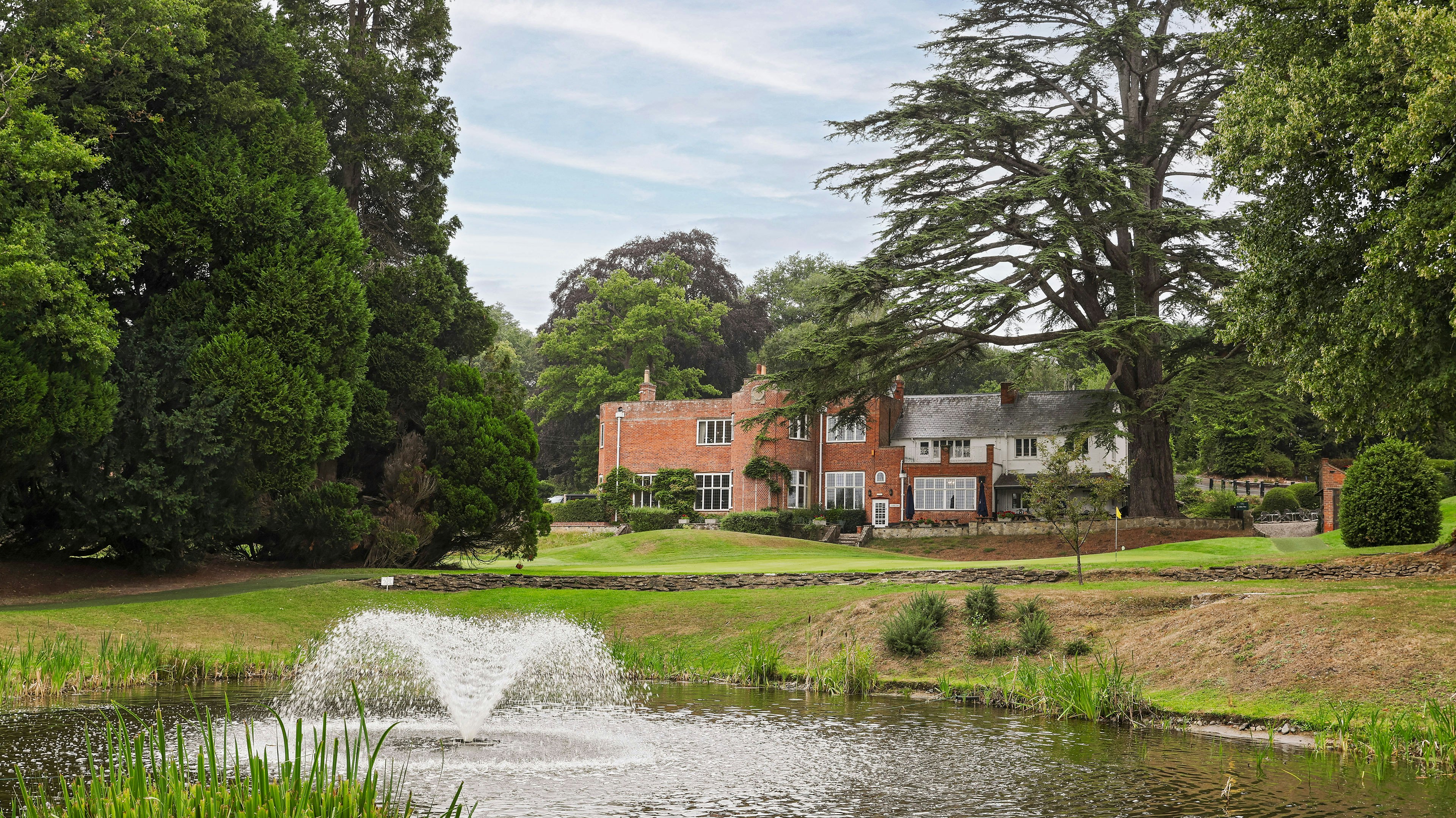 Donnington Valley Hotel and Spa 66/72