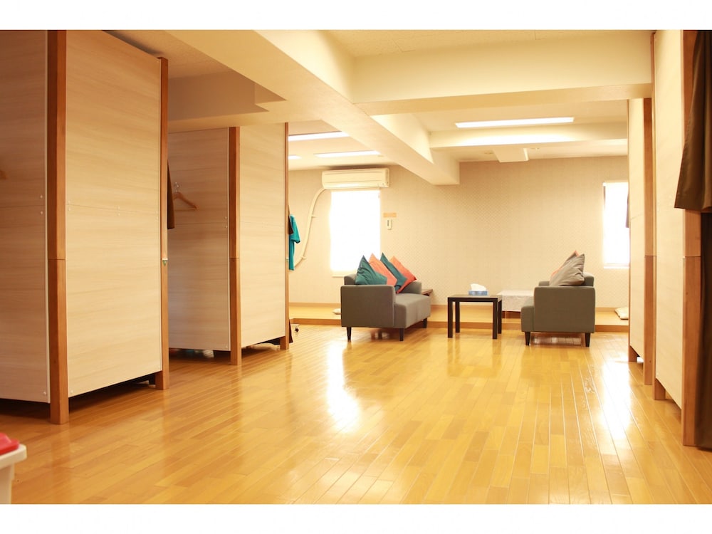 T K Hostel Kobe Sannomiya East 19/37