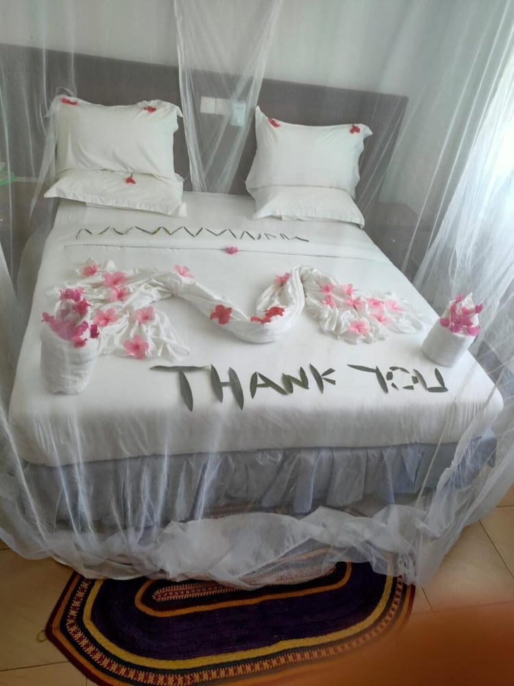 Sea Crest Hotel 30/70