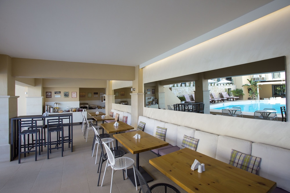 La Stella Suites 51/64