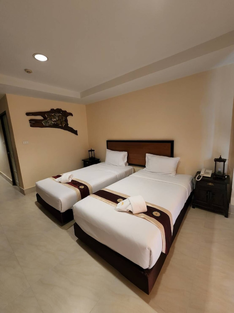 Rayong Lanna Hotel 16/56