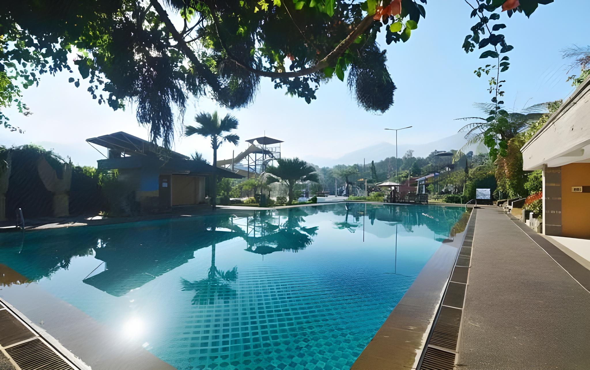 Seruni Hotel Hobbit House 24/26