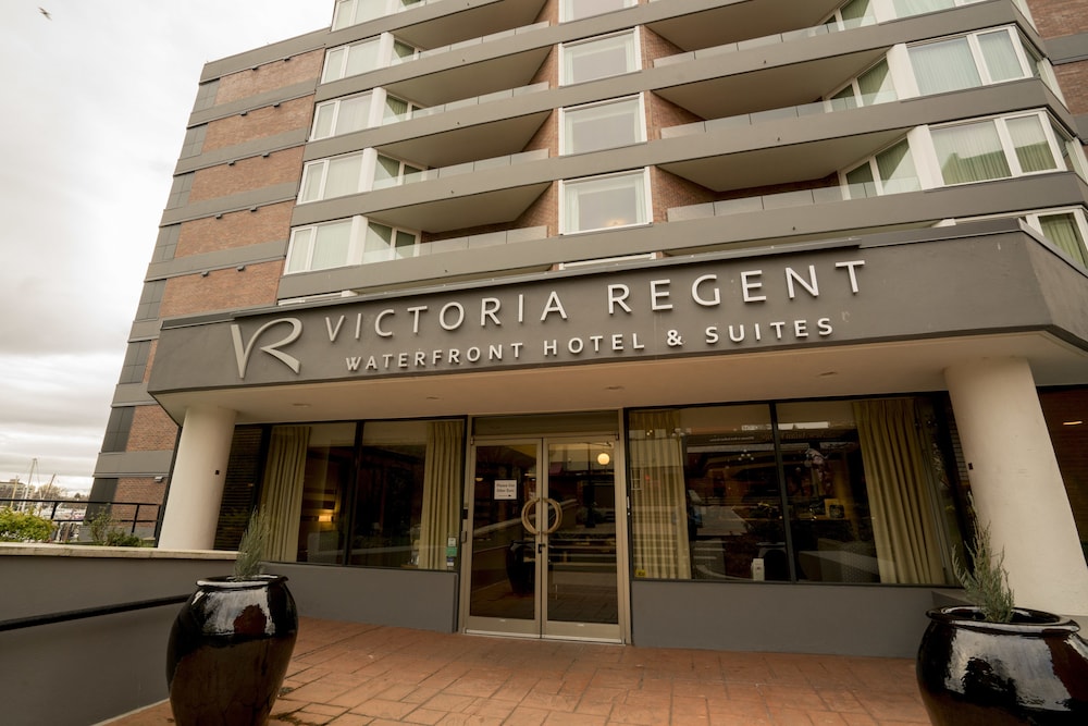 Victoria Regent Waterfront Hotel & Suites 4/86