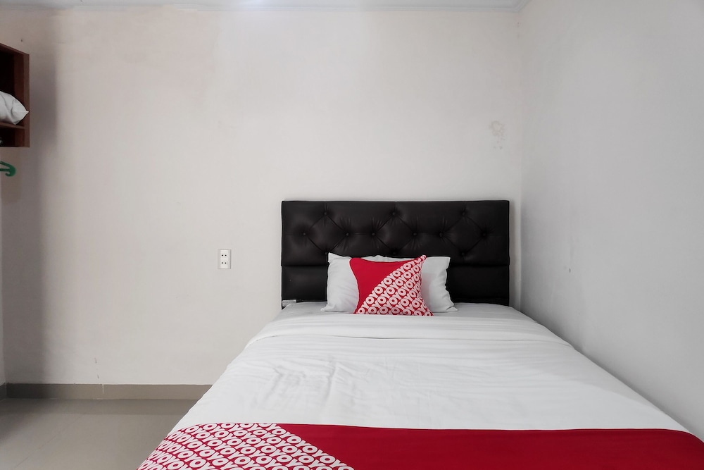 OYO 621 Vania Residence 9/32