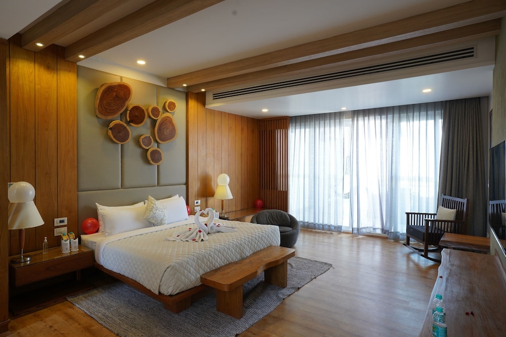 Moksha Himalaya Spa Resort 8/50