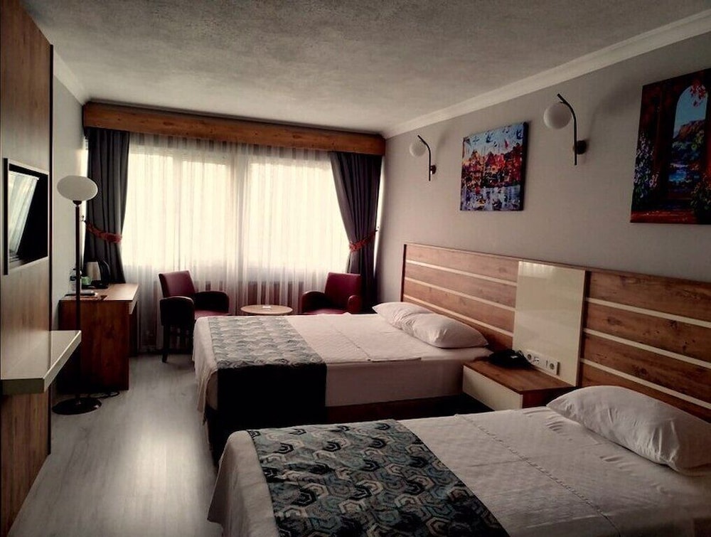 Anibal Hotel 11/38