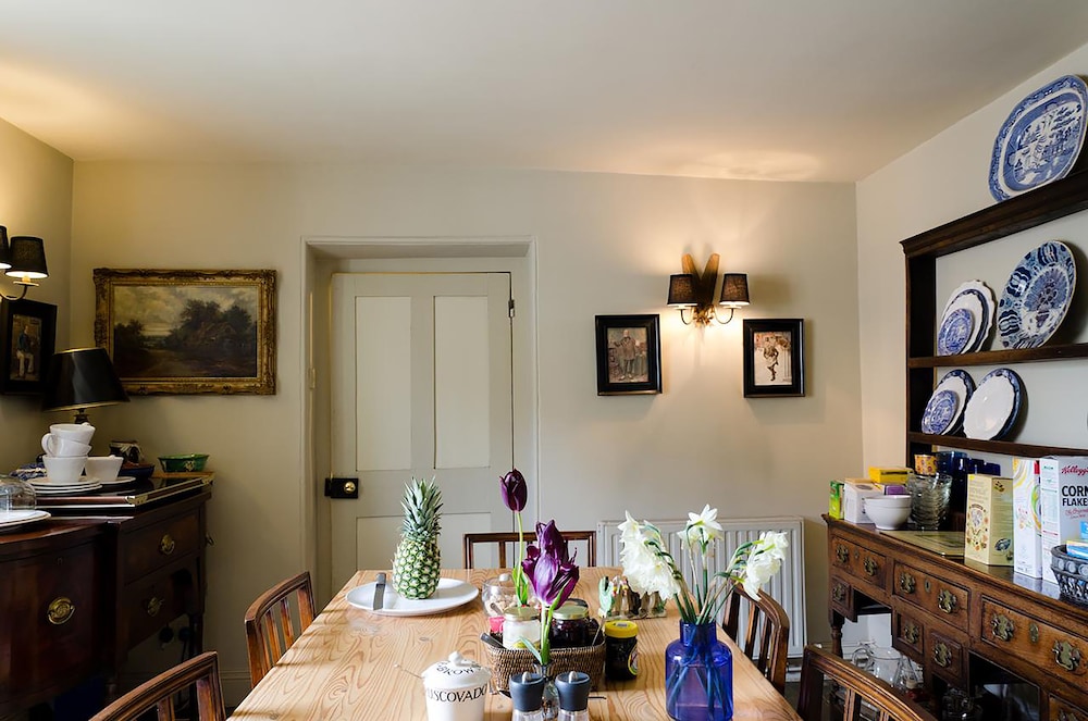 Heron House Bed &amp; Breakfast 12/23
