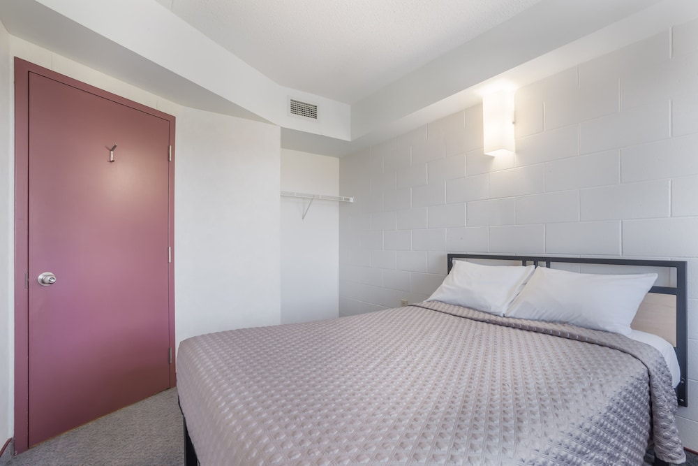 Residence & Conference Centre - Welland 13/50