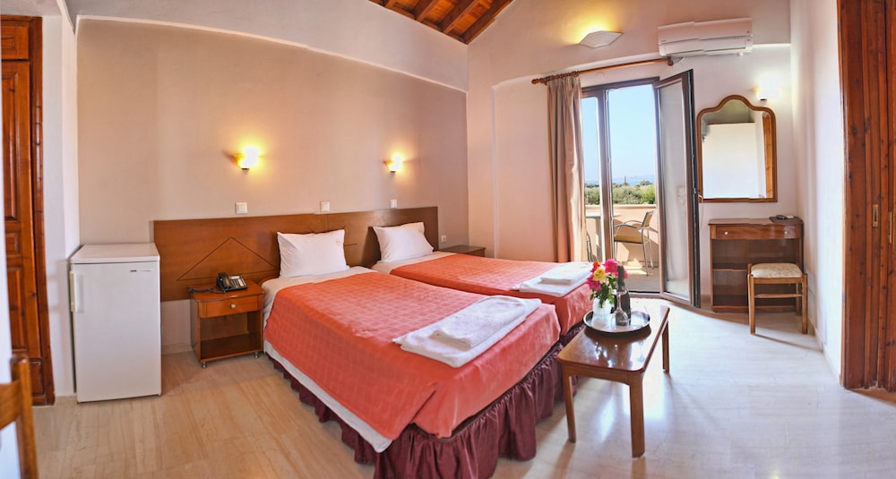 Pasiphae Hotel 25/72