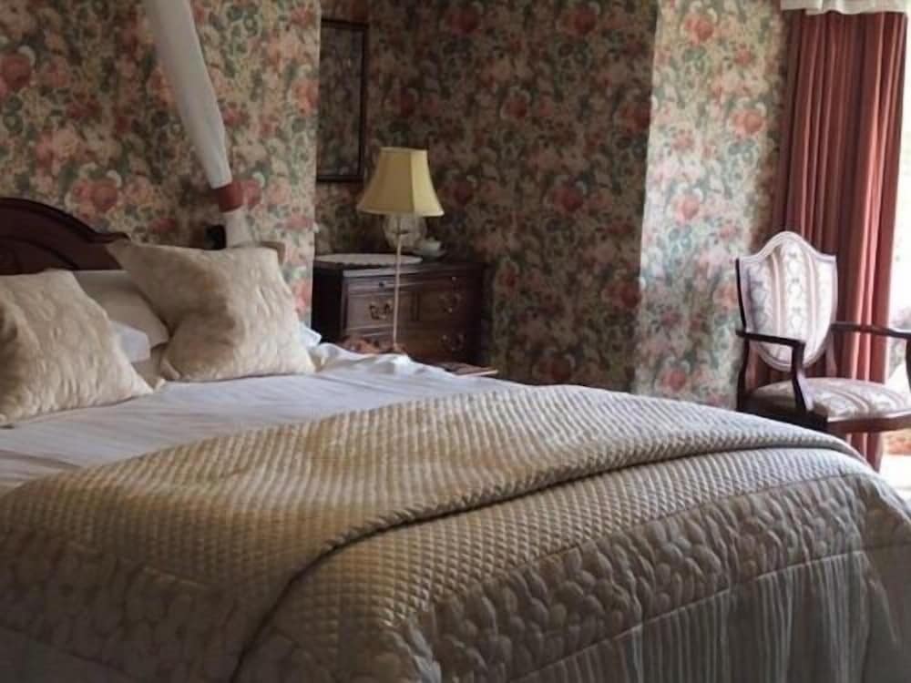 Whashton Springs Farmhouse B&B 3/16
