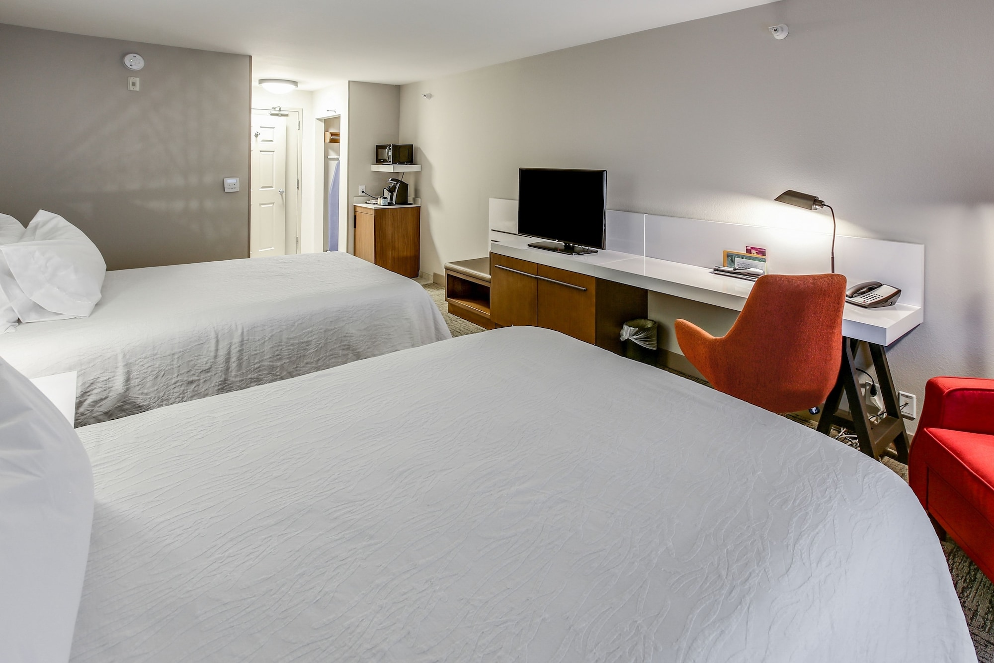 Evolution, 2 Queen Beds