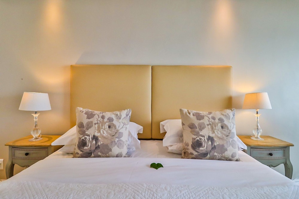Hermanus Beachfront Lodge 15/43