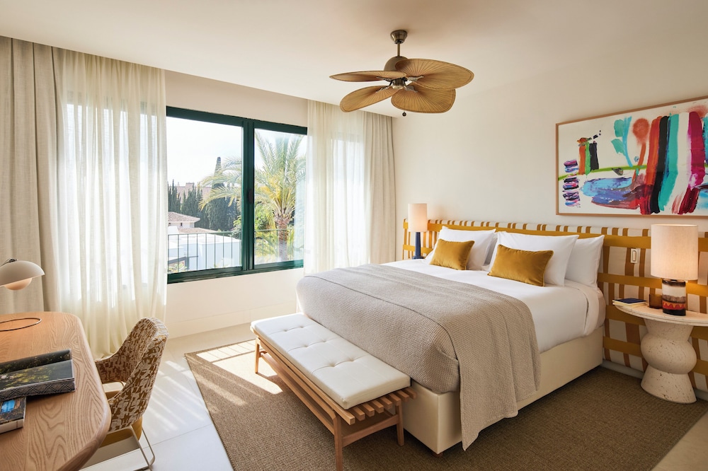1 BEDROOM, SUITE, TERRACE