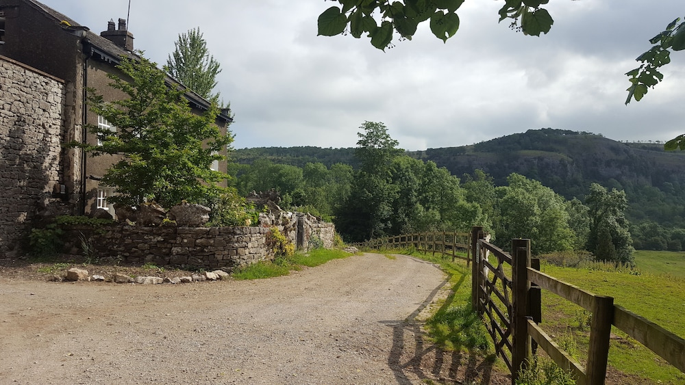 Beech Hill House B & B 38/50