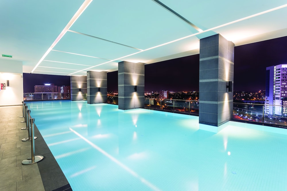 The Shore Hotel & Residences 36/65
