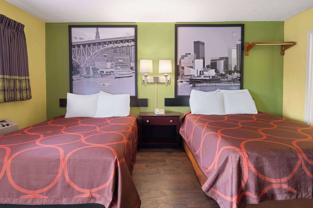 Super 8 by Wyndham Youngstown/Girard 12/26