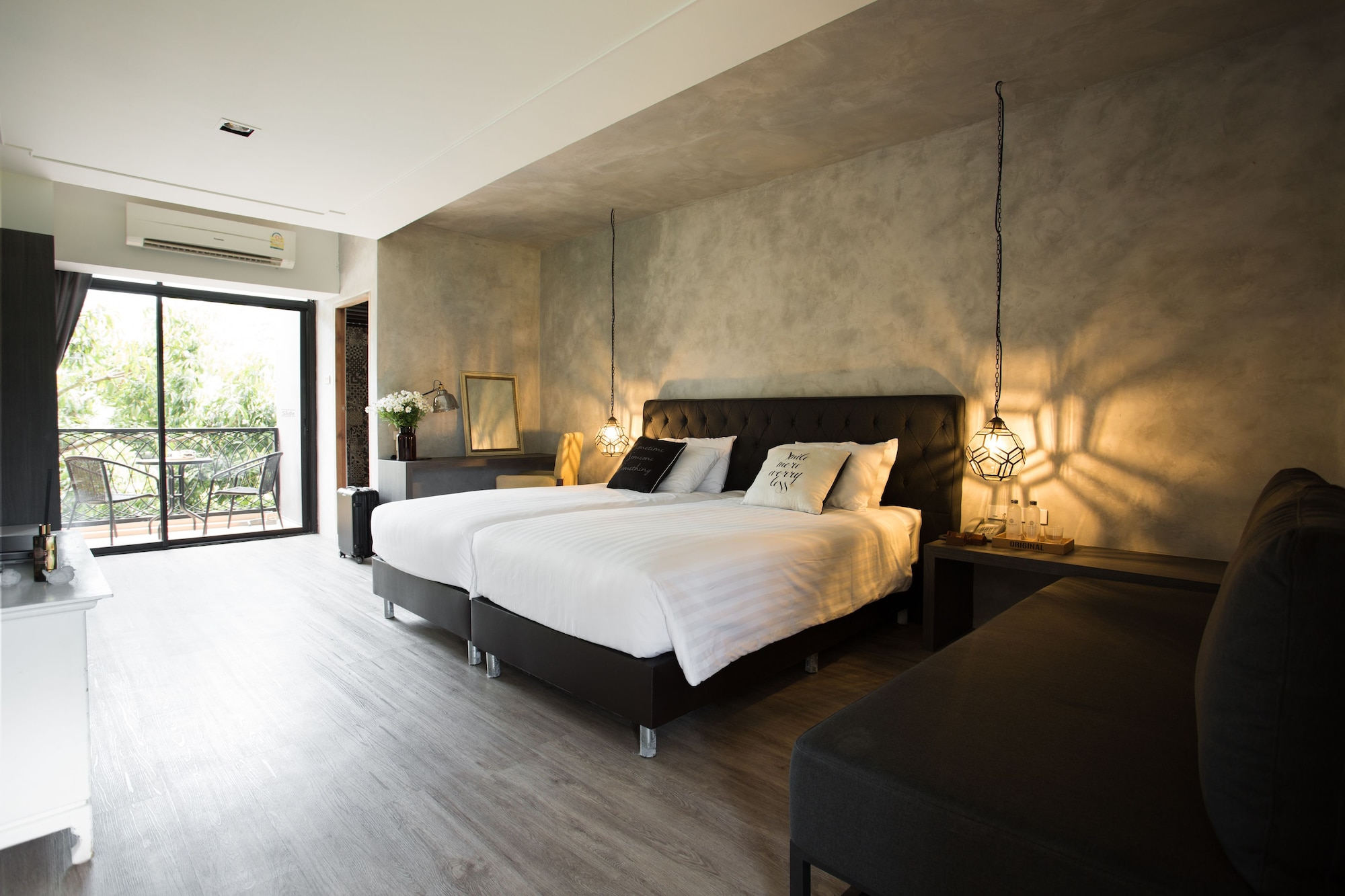 DELUXE, TWIN BEDS, GARDEN VIEW