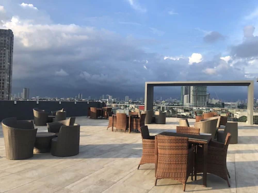 Ramada Encore by Wyndham Makati 38/50