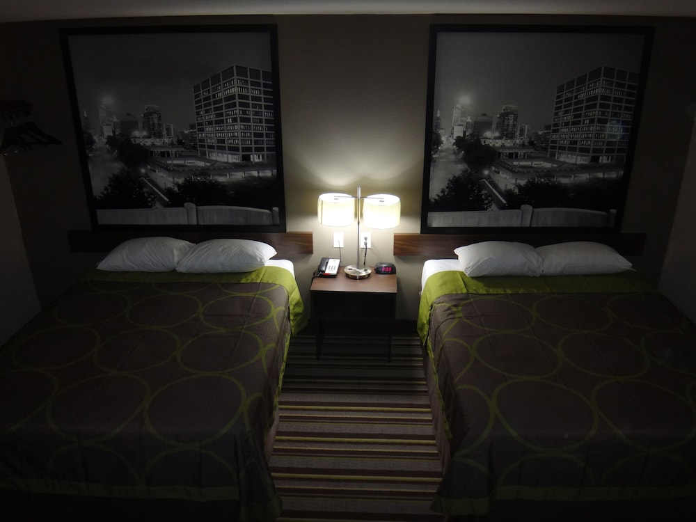 Super 8 by Wyndham Ardmore OK 10/16
