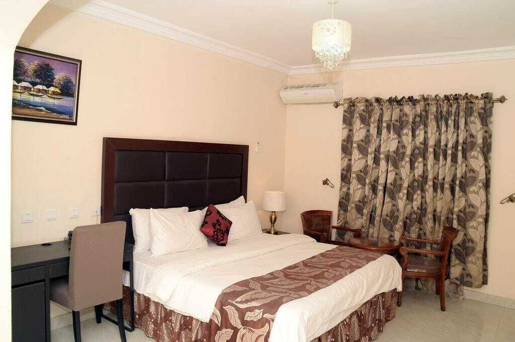 2 BEDROOMS, APARTMENT