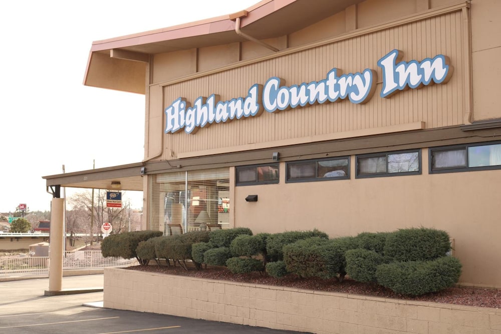 Highland Country Inn 6/55