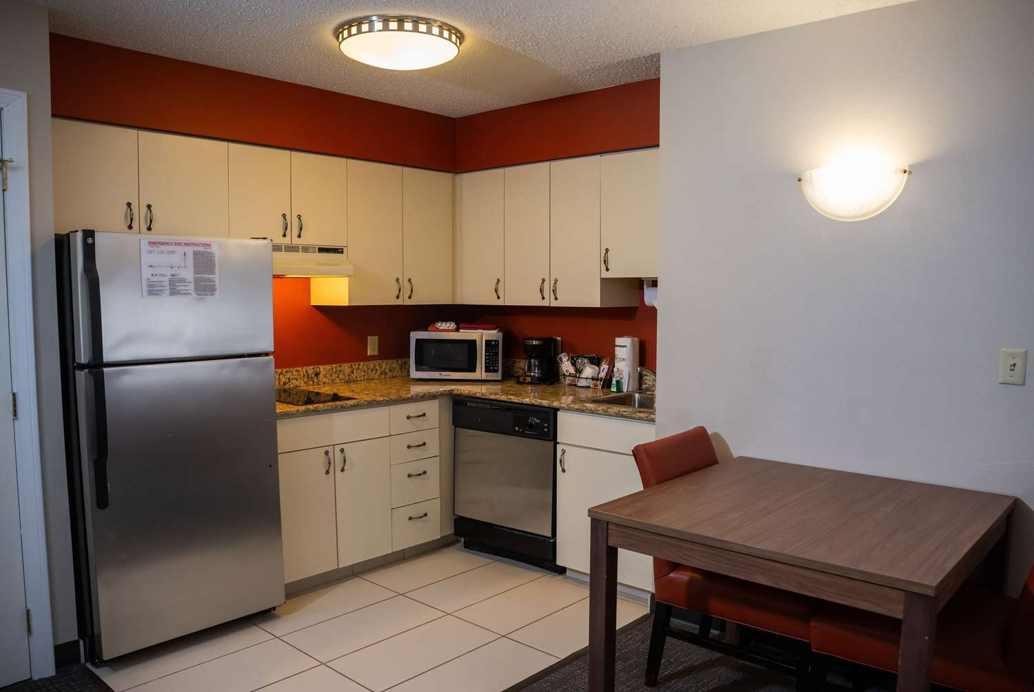 Hawthorn Suites by Wyndham Erie 21/34