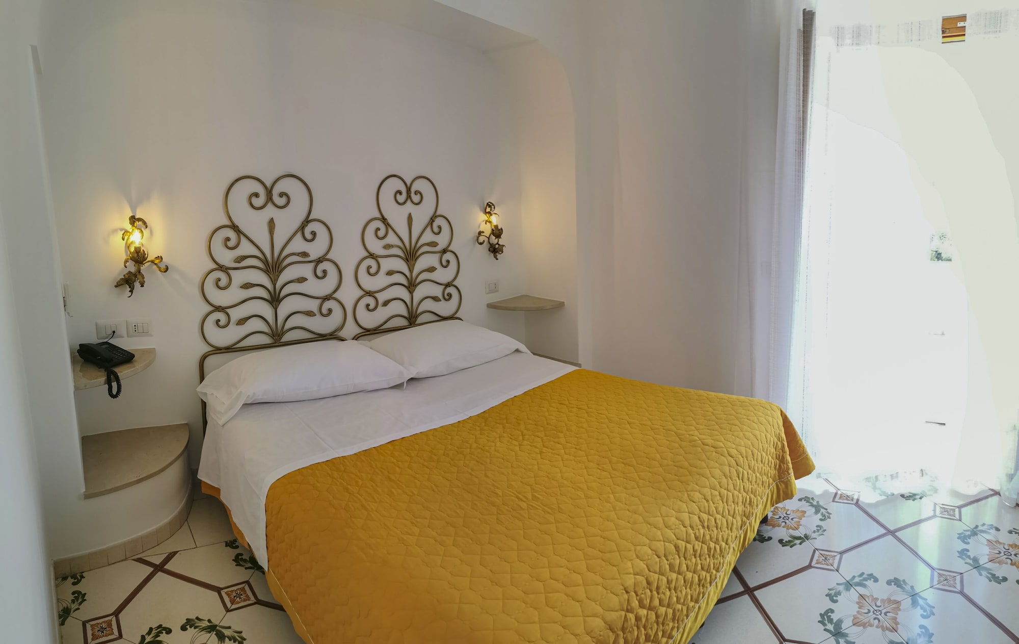 STANDARD, DOUBLE BED, SEA VIEW