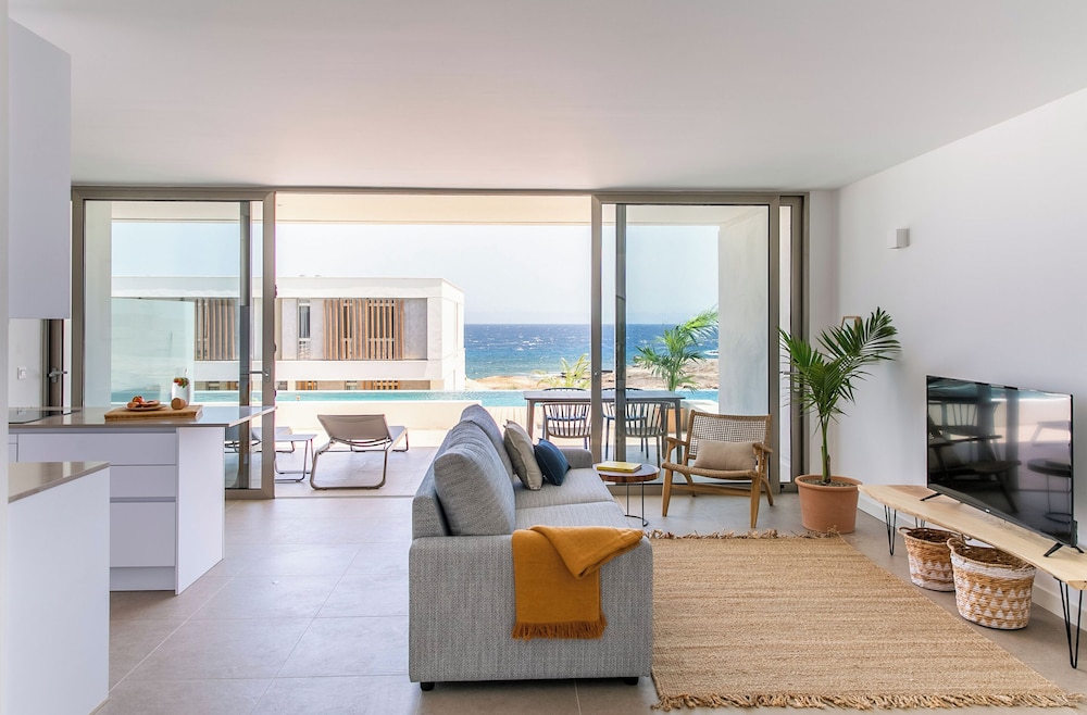 Nivaria Beach Apartments and Villas 44/66