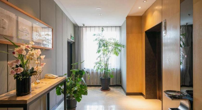 Yitel Hotel (Shenyang Sanhao Street Shengjing Hospital Branch) 16/50