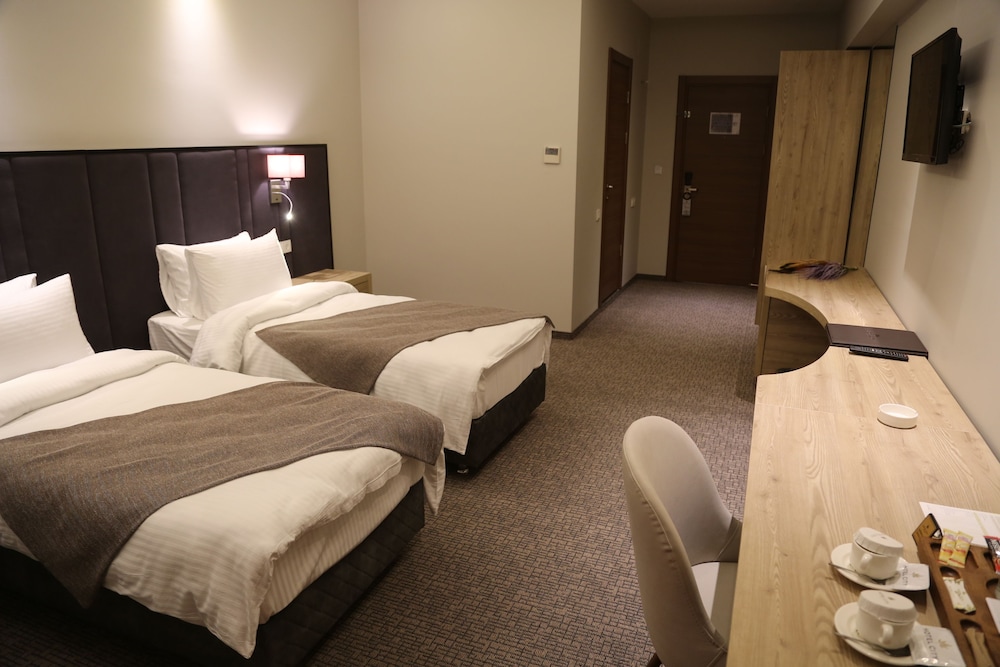 Hotel City Inegol 6/27