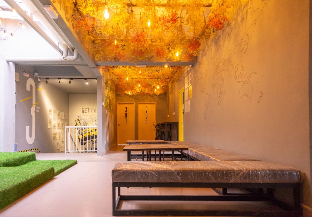 Traveller Bunker Hostel 5/45