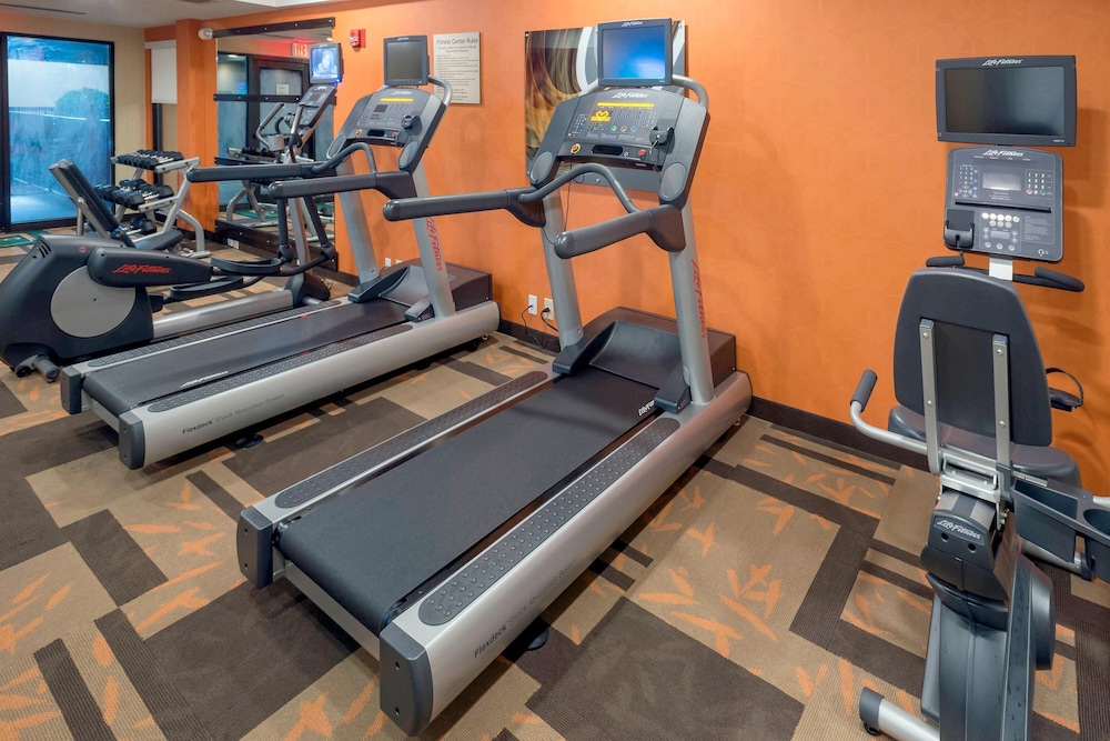 Courtyard By Marriott Winston-Salem Hanes Mall 32/66