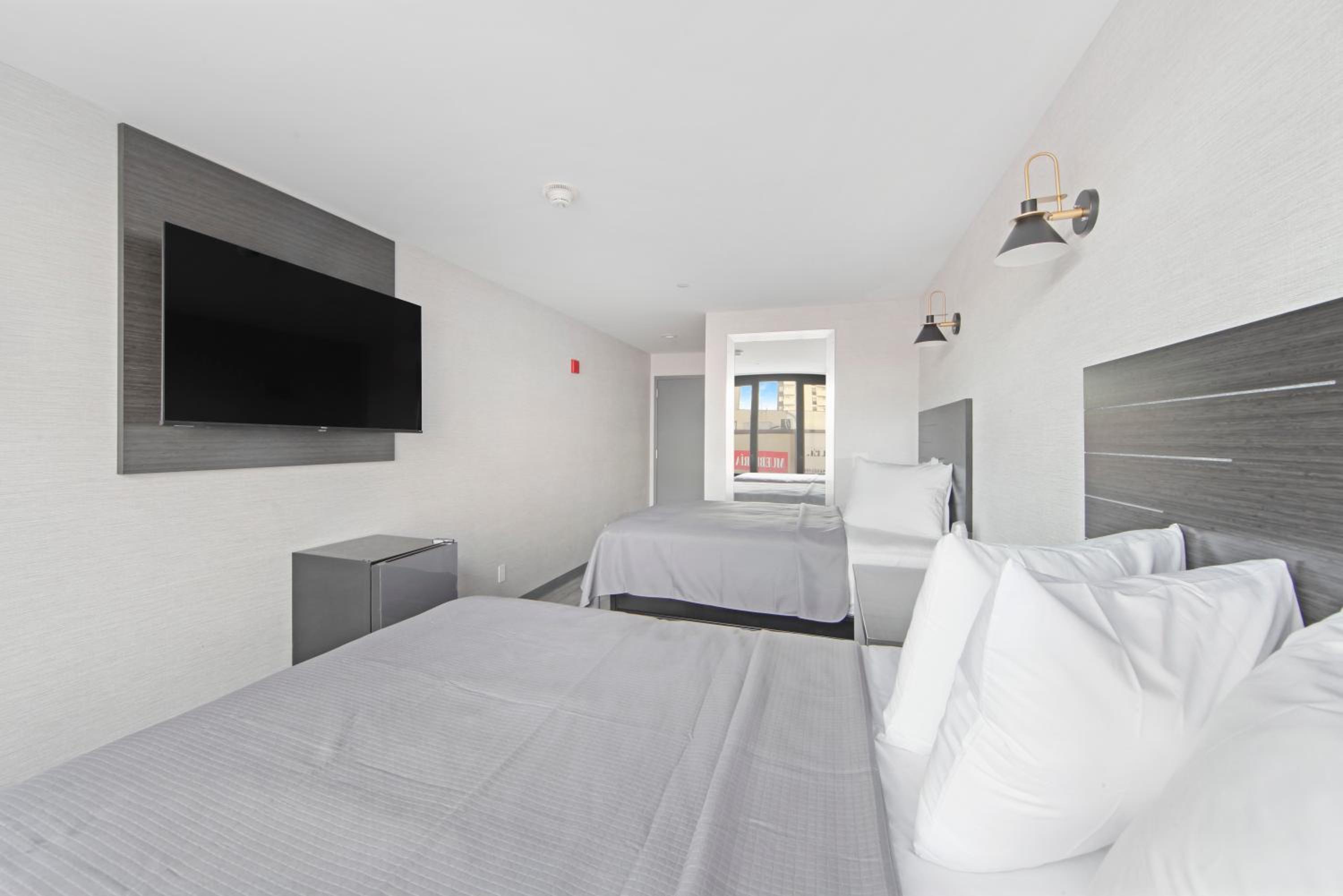 Tremont Hotel Bronx 25/50
