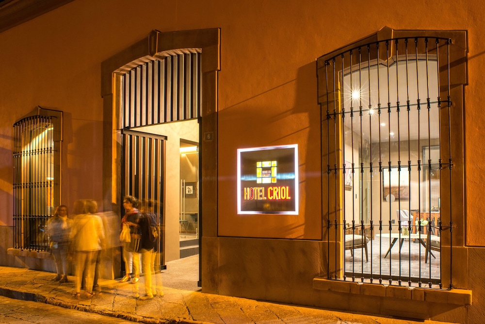 Criol Hotel 45/65