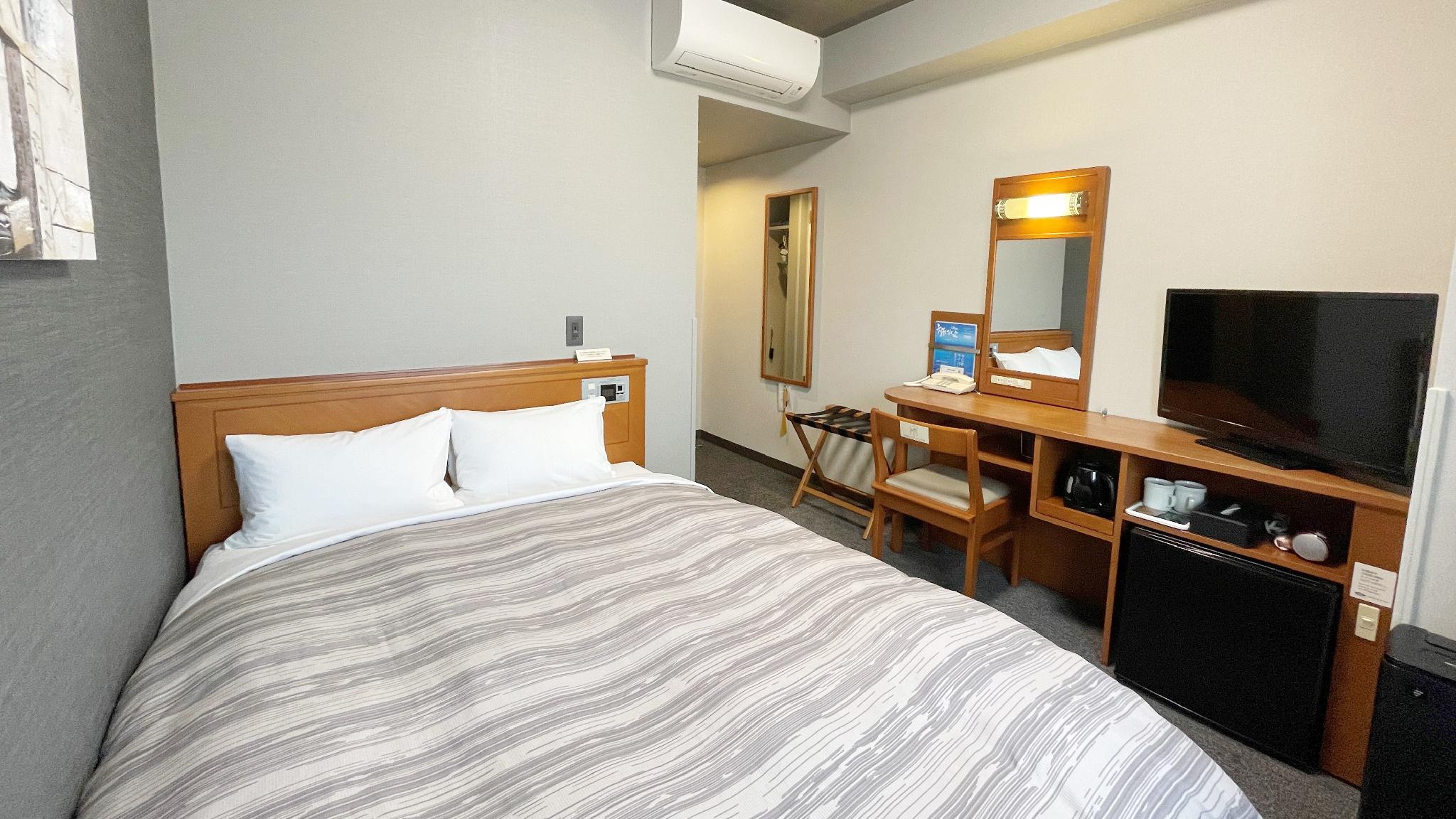 Semi Room, Standard, Semi Double Bed, Corner, Smoking
