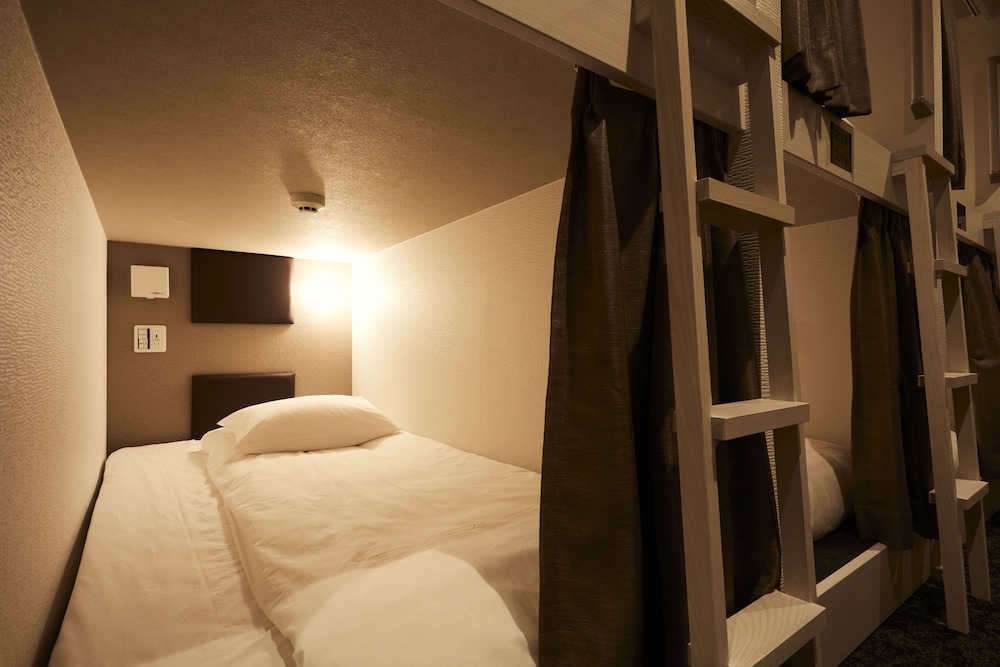 HOTEL THE ROCK 9/32