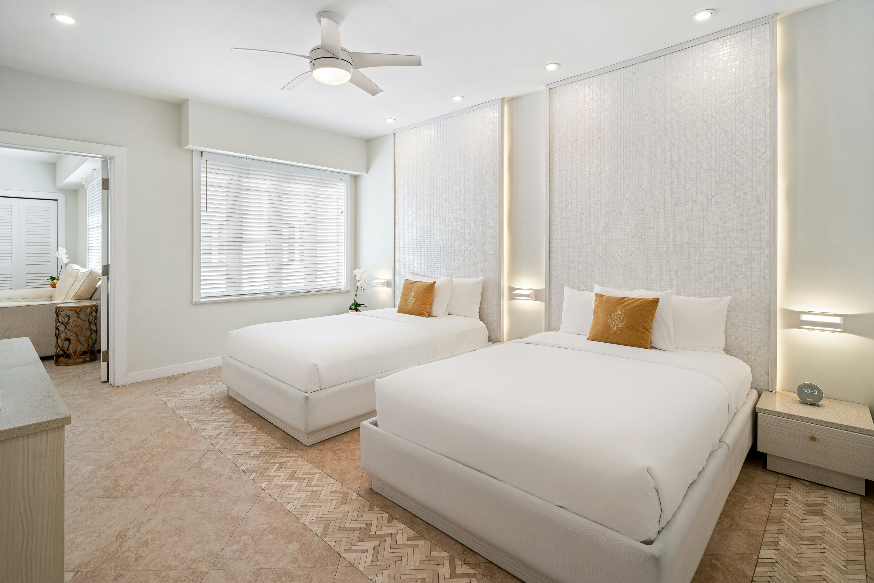 Cardozo South Beach 7/34