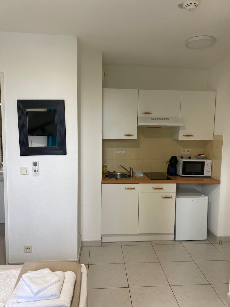 Kimi Residence 7/50
