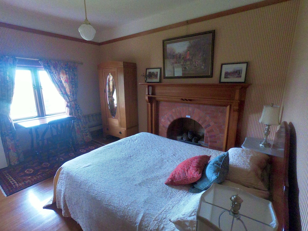 GUNYAH COUNTRY ESTATE 8/50