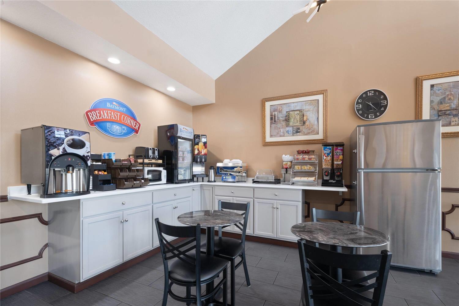 Baymont by Wyndham Commerce GA Near Tanger Outlets Mall 17/17