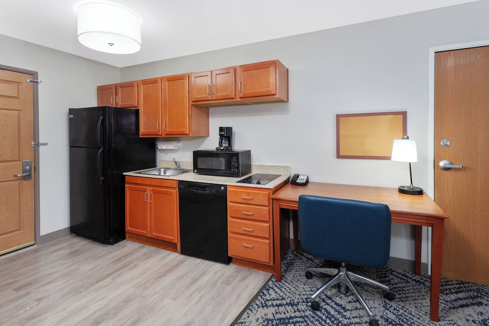 Candlewood Suites Louisville North 63/67