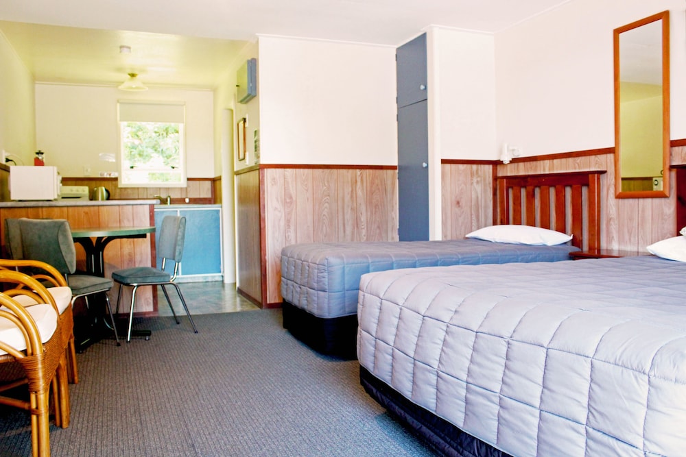 Fairy Springs Motel 14/59